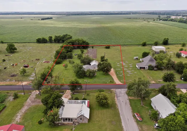 1st image of 711 E Clark St, Bartlett, TX 76511 | MLS# 8993281