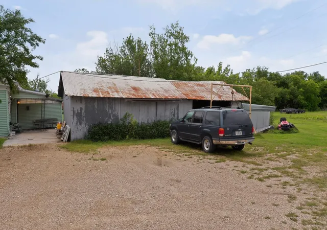 20th image of 711 E Clark St, Bartlett, TX 76511 | MLS# 8993281