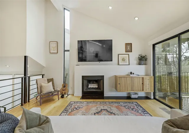 2nd image of 1821 Westlake Dr #103, Austin, TX 78746 | MLS# 7249234