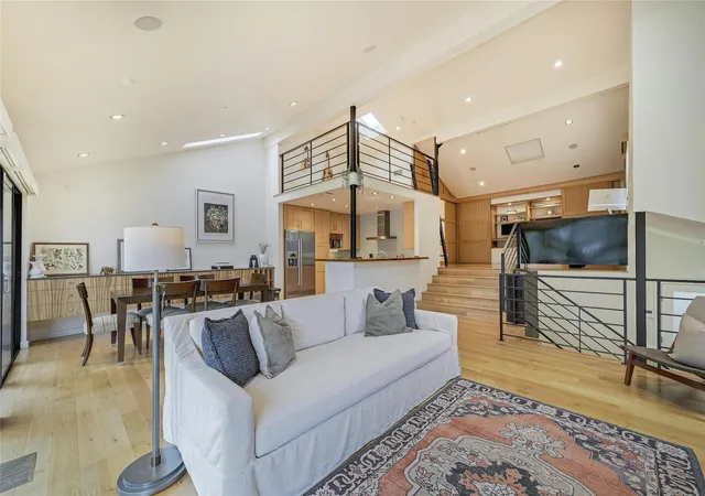 4th image of 1821 Westlake Dr, Austin, TX 78746