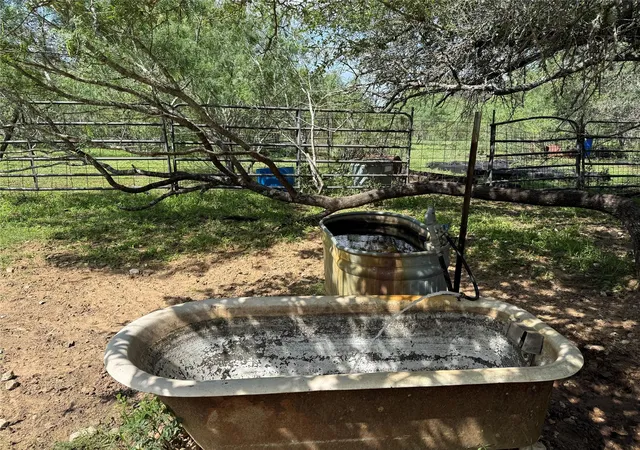 Photo 4 of House for sale at 1880 Fm 2571, Smithville, TX 78957 | MLS# 7149807 | Listing updated on 2026-06-22