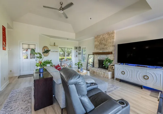 Photo 2 of Single family home for sale at 1703 Clubhouse Hl Dr, Spicewood, TX 78669 | MLS# 4987293 | Listing updated on 2026-06-08