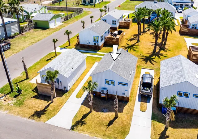 5th image of 340 N Alister St, Port Aransas, TX 78373