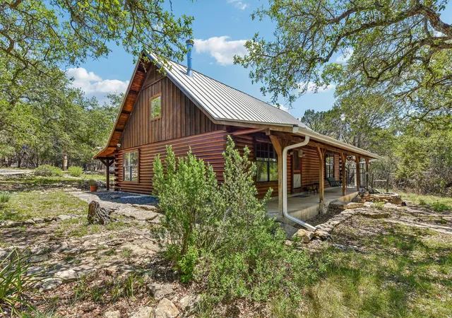 Photo 3 of Single family home for sale at 501 Oak Knob Dr, Wimberley, TX 78676 | MLS# 2714428 | Listing updated on 2026-08-01