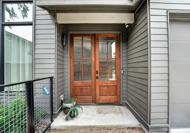 4th image of 2901 Castro St #2, Austin, TX 78702 | MLS# 9855054