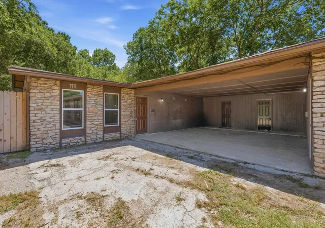 34th image of 1911 Hearthside Dr #A/B, Austin, TX 78757 | MLS# 8241946