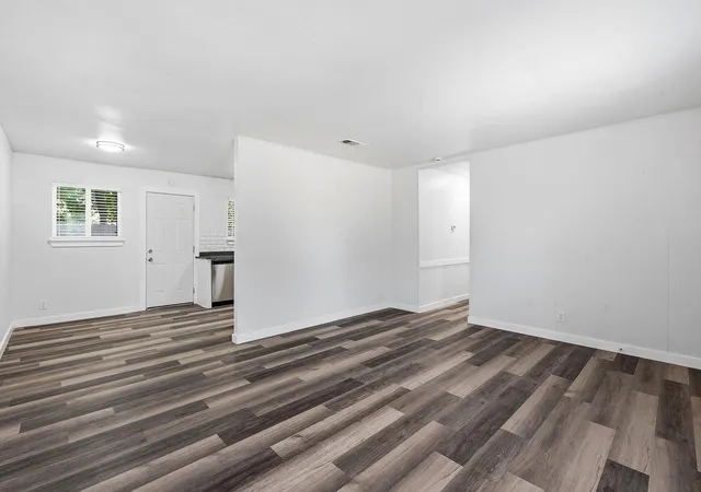 4th image of 1911 Hearthside Dr, Austin, TX 78757