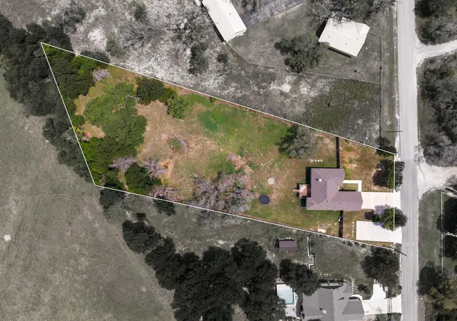 Homes for sale in Lampasas, TX | 1110 County Road 1045, Lampasas, TX 76550 | MLS# 2120978