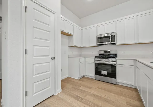 Photo 4 of Single family home for sale at 214 Hornet St, Elgin, TX 78621 | MLS# 5916363 | Listing updated on 2026-10-12