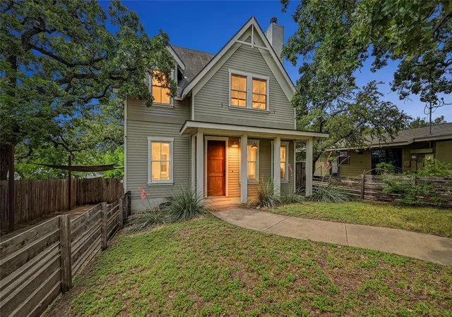 1st image of 2013 Peoples St, Austin, TX 78702 | MLS# 7627322