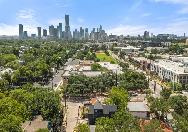Photo 2 of Single family home for sale at 2202 Santa Rita St, Austin, TX 78702 | MLS# 8096030 | Listing updated on 2026-08-28