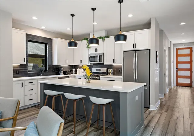 Photo 2 of Single family home for sale at 2202 Santa Rita St, Austin, TX 78702 | MLS# 8096030 | Listing updated on 2026-08-28