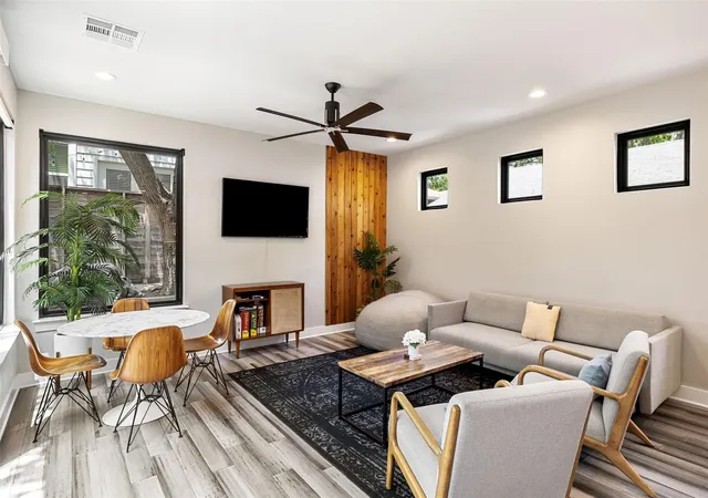 Photo 3 of Single family home for sale at 2202 Santa Rita St, Austin, TX 78702 | MLS# 8096030 | Listing updated on 2026-08-28