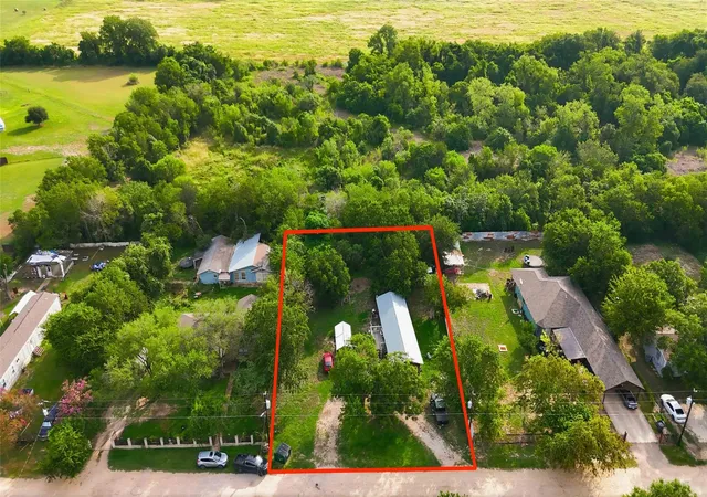 2nd image of 43 Skycrest Dr, Martindale, TX 78655 | MLS# 1086619