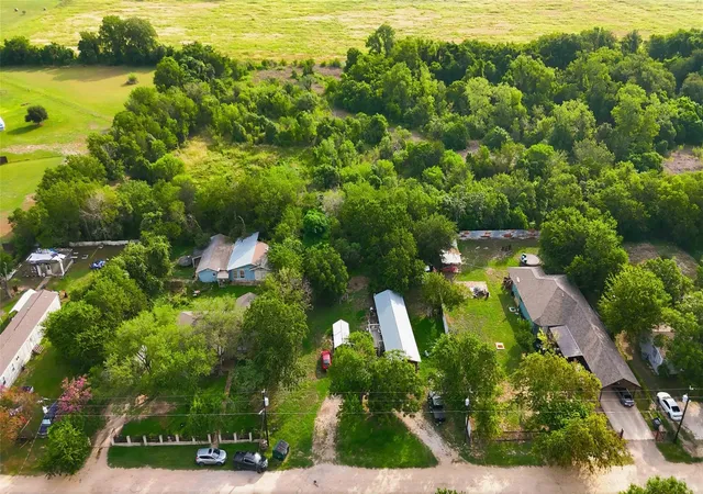 3rd image of 43 Skycrest Dr, Martindale, TX 78655 | MLS# 1086619