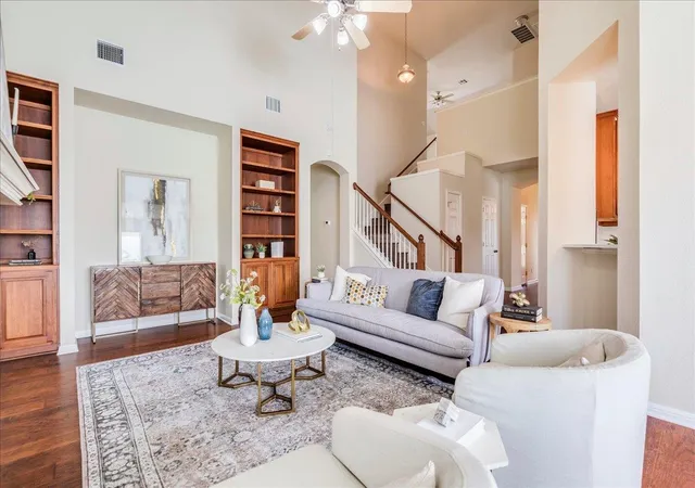 Photo 3 of Sale Pending at 11101 Sandstone Trl, Austin, TX 78750 | MLS# 9647628 | Listing updated on 2026-09-08