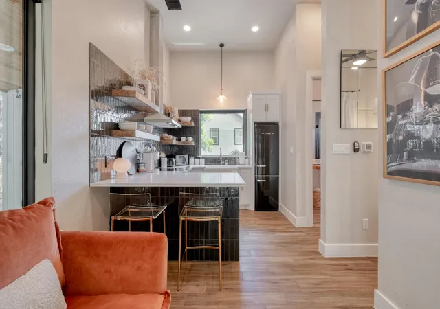 image of 1904 E 16th St #2, Austin, TX 78702 | MLS# 8427828