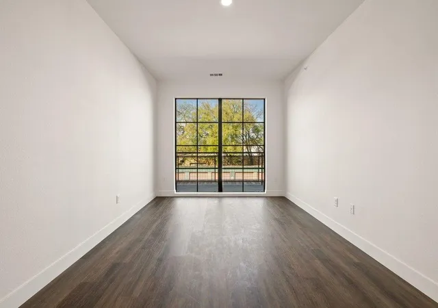 2nd image of 4315 S Congress Ave, Austin, TX 78745