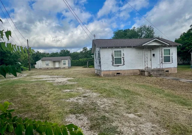 Photo 2 of Land for sale at 4904 Lynndale Dr, Austin, TX 78756 | MLS# 8614483 | Listing updated on 2026-08-09