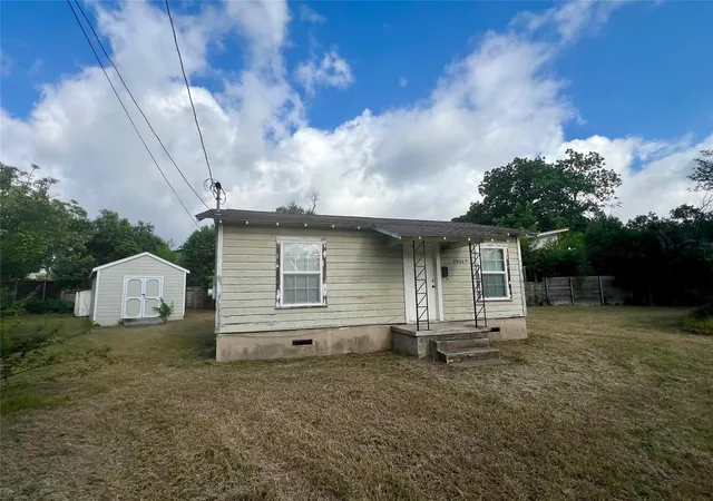 Photo 3 of Land for sale at 4904 Lynndale Dr, Austin, TX 78756 | MLS# 8614483 | Listing updated on 2026-08-09