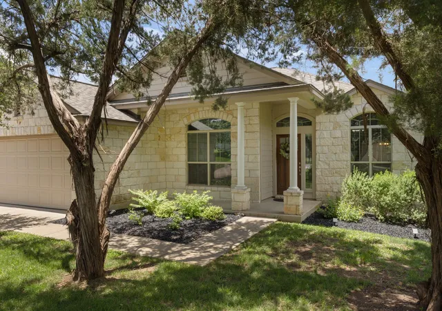 2nd image of 17711 Linkhill Dr, Dripping Springs, TX 78620 | MLS# 3208030