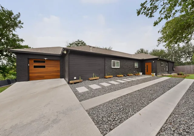 Photo 3 of Single family home for sale at 3305 Hycreek Dr, Austin, TX 78723 | MLS# 4832395 | Listing updated on 2026-10-12