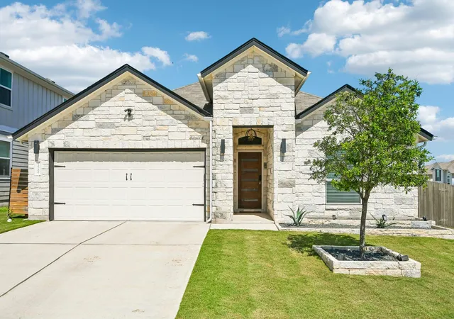 4th image of 10700 Sentinel Dr, Austin, TX 78747 | MLS# 8518132