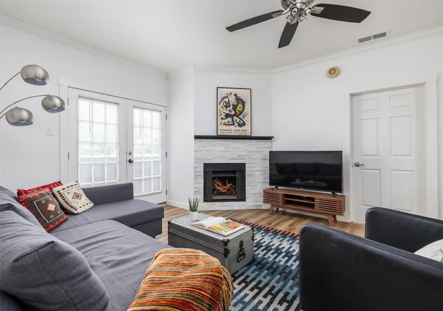 Photo 1 of Condo for sale at 2509 Pearl St #5, Austin, TX 78705 | MLS# 9118327 | Listing updated on 2026-10-05