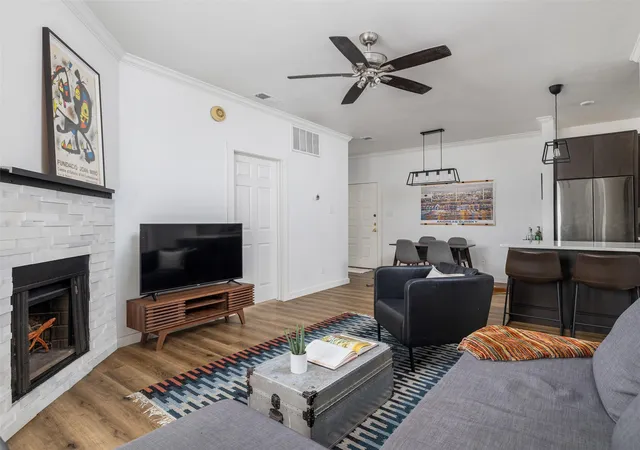 Photo 2 of Condo for sale at 2509 Pearl St #5, Austin, TX 78705 | MLS# 9118327 | Listing updated on 2026-10-05