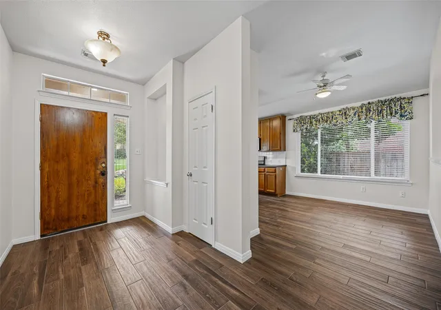 2nd image of 1824 Red Rock Dr, Round Rock, TX 78665 | MLS# 8855237