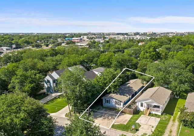 Photo 23 of Multi family home for sale at 918 East 50th, Austin, TX 78751 | MLS# 8723622 | Listing updated on 2026-07-11