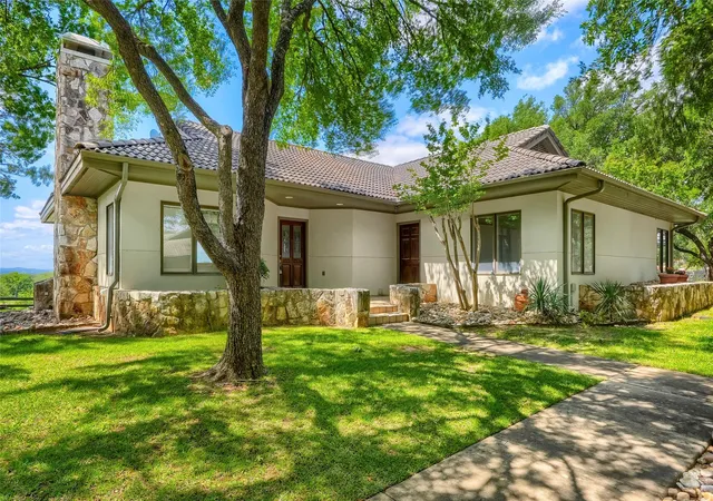 Homes for sale in Spicewood, TX | 1607 Clubhouse Hill Dr, Spicewood, TX 78669 | MLS# 7029774