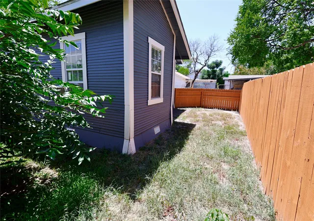 4th image of 2323 W Salinas St, San Antonio, TX 78207 | MLS# 7338402