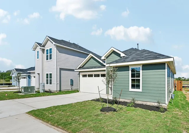 Photo 3 of Single family home for sale at 200 Salkeld Dr, Kyle, TX 78640 | MLS# 5360313 | Listing updated on 2026-10-06