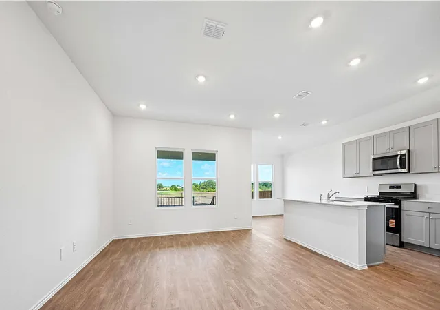 Photo 3 of Single family home for sale at 200 Salkeld Dr, Kyle, TX 78640 | MLS# 5360313 | Listing updated on 2026-10-06