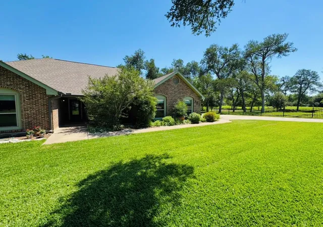 4th image of 203 E 11Th St, Elgin, TX 78621 | MLS# 1217009