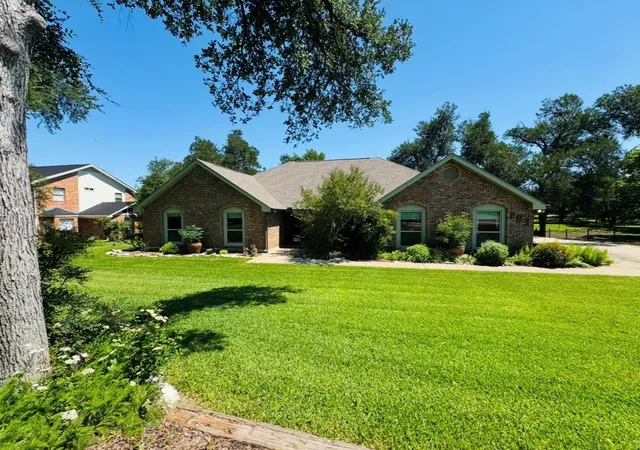3rd image of 203 E 11Th St, Elgin, TX 78621 | MLS# 1217009