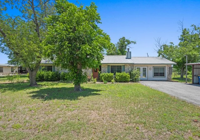 2nd image of 1961 Bolton Rd, Marion, TX 78124 | MLS# 2070750