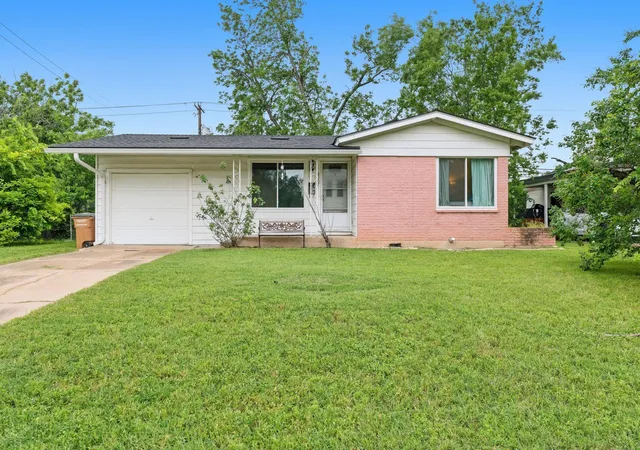 2nd image of 8207 Lazy Ln, Austin, TX 78757 | MLS# 3112743