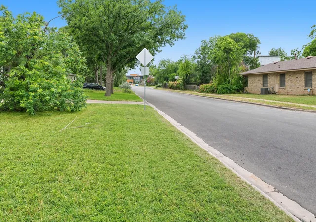 22nd image of 8207 Lazy Ln, Austin, TX 78757 | MLS# 3112743