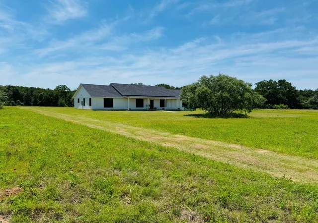 Homes for sale in Lexington, TX | 1300 Private Road 7037, Lexington, TX 78947 | MLS# 9084978