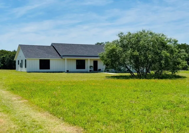 Homes for sale in Lexington, TX | 1300 Private Road 7037, Lexington, TX 78947 | MLS# 9084978