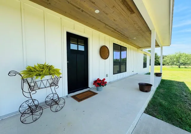 2nd image of 1300 Private Road 7037, Lexington, TX 78947 | MLS# 9084978