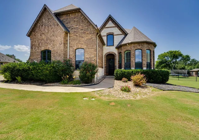 Photo 2 of Single family home for sale at 112 Mescalero, Liberty Hill, TX 78642 | MLS# 1043163 | Listing updated on 2026-09-30
