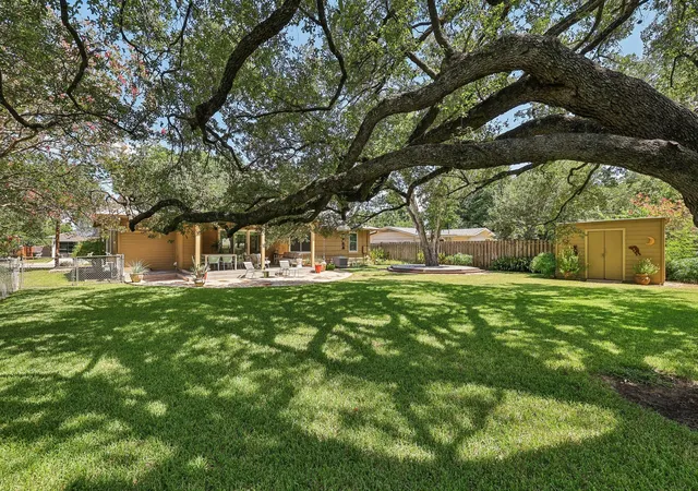 Photo 3 of Sale Pending at 6308 Nasco Dr, Austin, TX 78757 | MLS# 1520182 | Listing updated on 2026-10-09