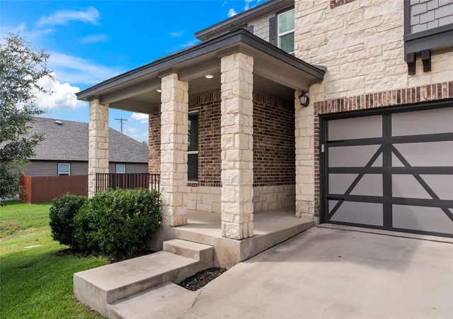 Photo 3 of Single family home for sale at 214 Saranac Dr, Elgin, TX 78621 | MLS# 7498405 | Listing updated on 2026-07-31