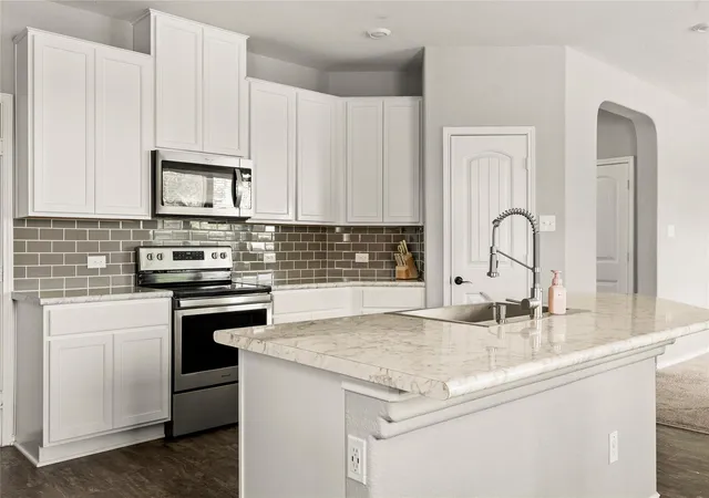 Photo 4 of Single family home for sale at 214 Saranac Dr, Elgin, TX 78621 | MLS# 7498405 | Listing updated on 2026-07-31