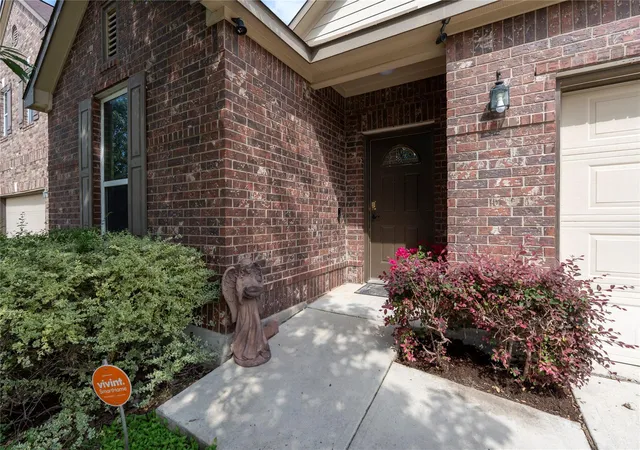Photo 2 of Single family home for sale at 8613 Capitol View Dr, Austin, TX 78747 | MLS# 5064746 | Listing updated on 2026-10-28