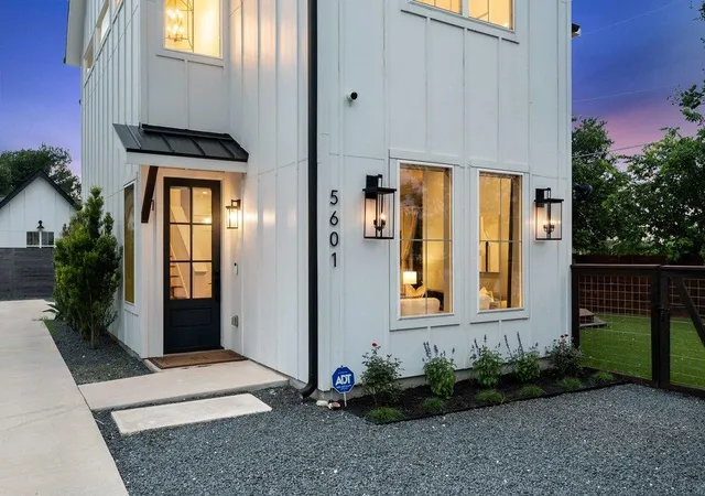 1st image of 5601 Jackie Robinson St #1, Austin, TX 78721 | MLS# 3168109