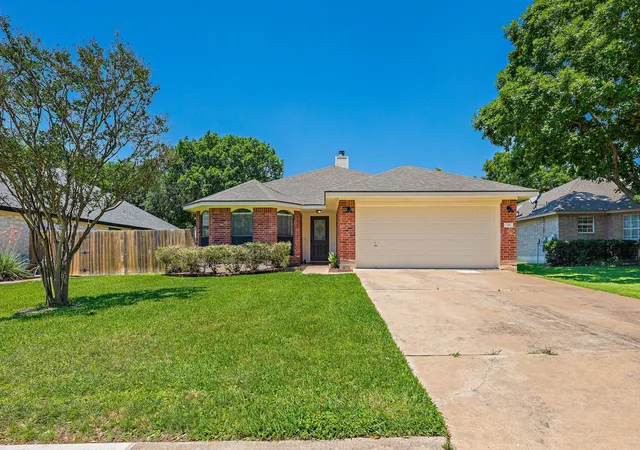 Photo 3 of Single family home for sale at 111 Stephen Ln, Georgetown, TX 78626 | MLS# 2772869 | Listing updated on 2026-09-04